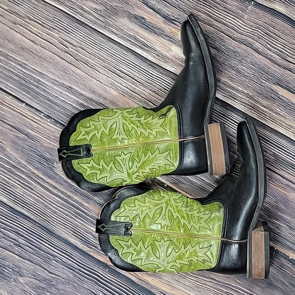 Mens size 9 Ariat boots - Picture 1 of 6